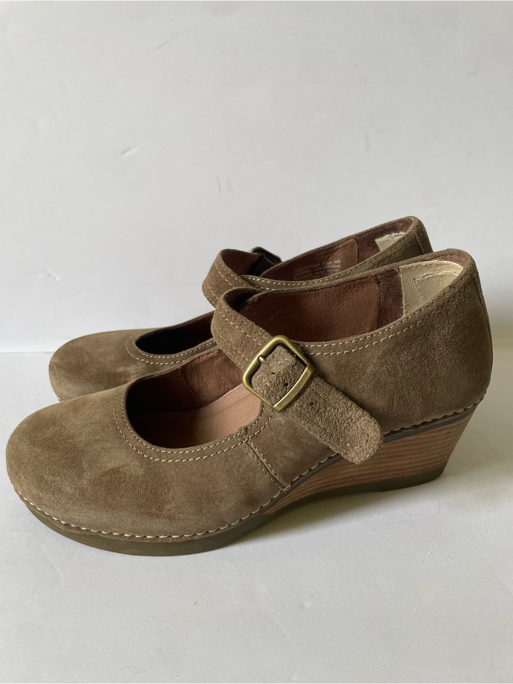 Women’s Dansko Wedges Mary Jane Shoes Suede Brown Taupe Buckle Round Toe 40 9.5